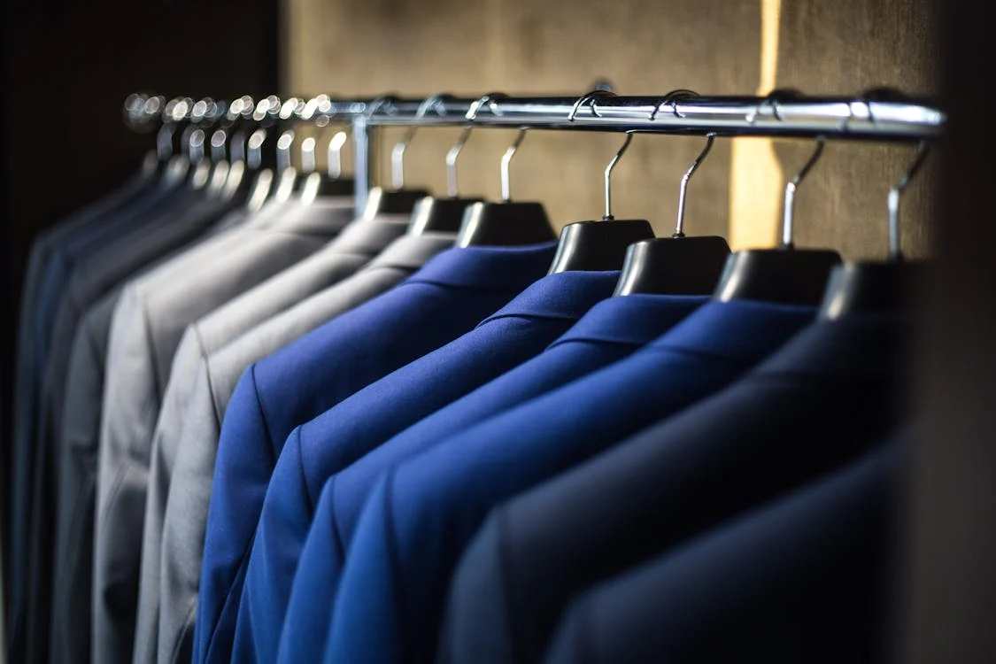 Roman Daniels | Why Wool Wins: The Benefits of Pure Wool Suits for the Office 